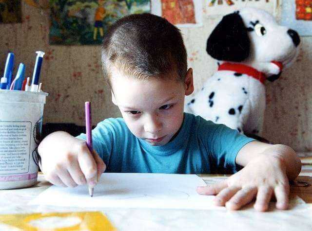 Ребенок с диагнозом ЗПР рисует